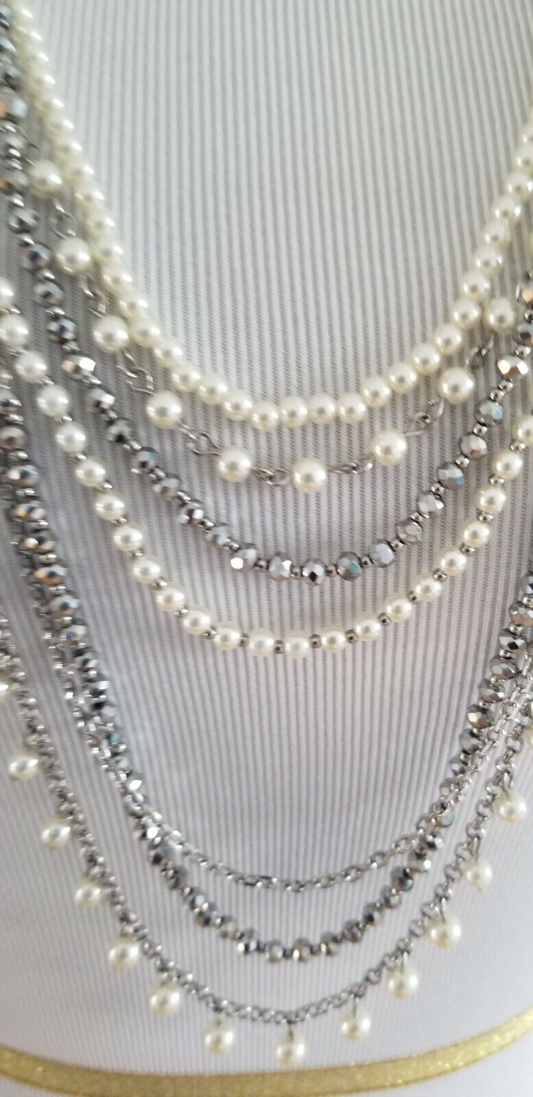 ANN TAYLOR PEARLIZED FABRIC BACK NECKLACE
