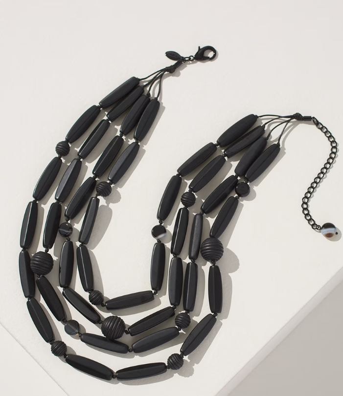 CHICO'S WOOD AND AGATE SHORT NECKLACE