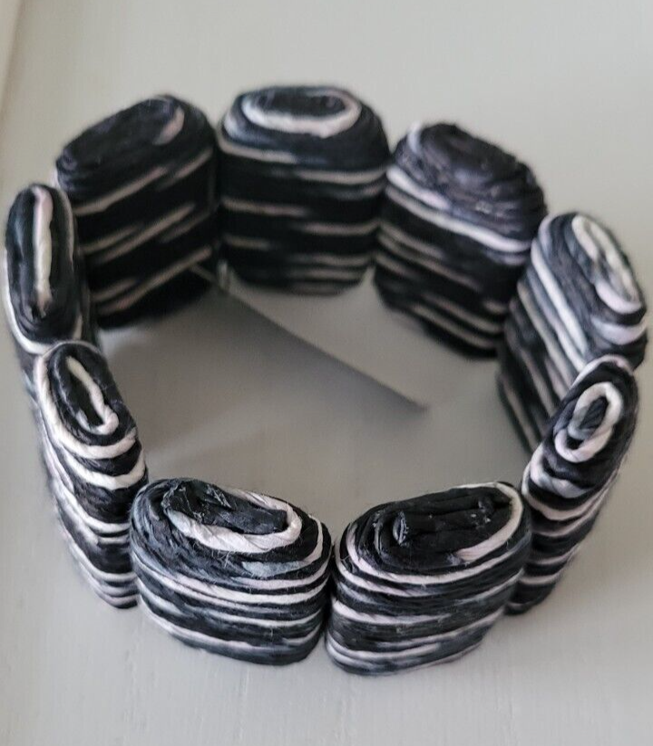 CHICO'S BLACK & WHITE STRETCH BRACELET
