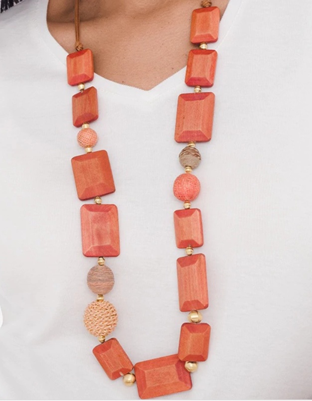 CHICO'S PINK BEADED LONG NECKLACE