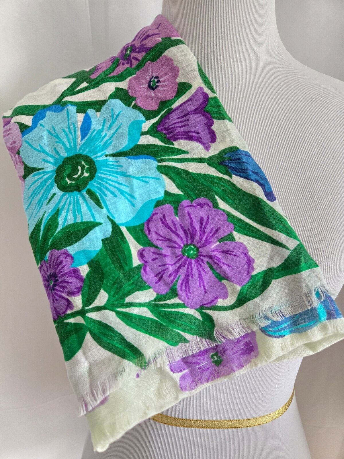 TALBOTS OCCASION WRAP - GLORIOUS GARDEN