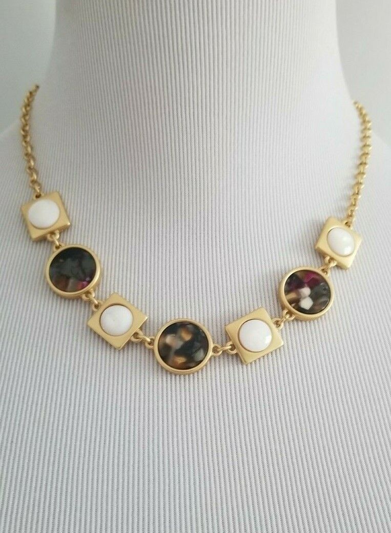 ANN TAYLOR RESIN STATEMENT NECKLACE
