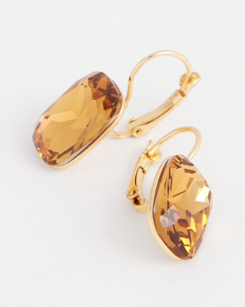CHICO'S NO DROOP GOLD TONE STONE EARRINGS