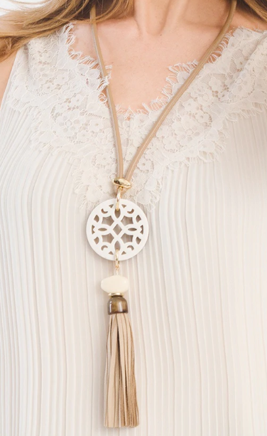 CHICO'S QUINN REVERSIBLE TASSEL PENDANT NECKLACE