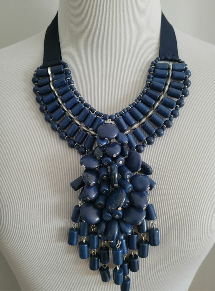 CHICO'S BLUE MULTI BIB NECKLACE