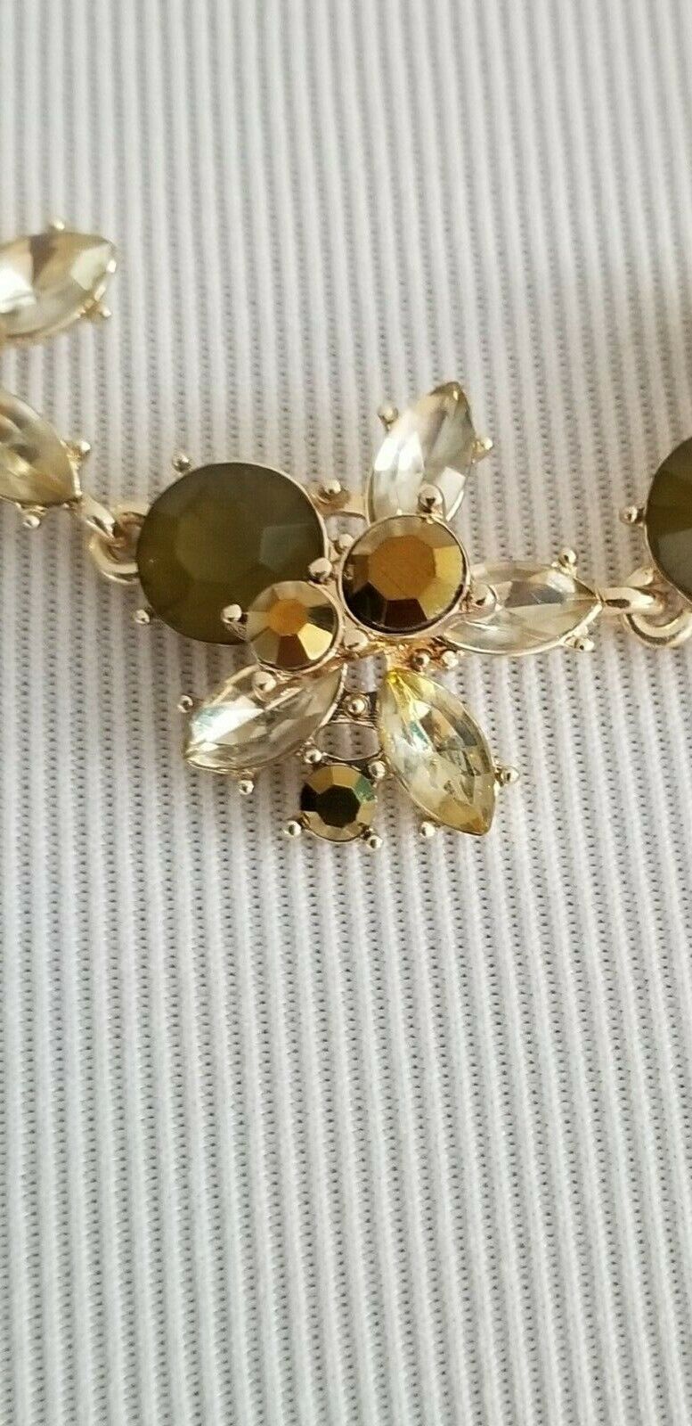 ANN TAYLOR Pearlized Ribbon Necklace