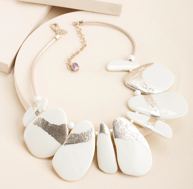 CHICO'S FOIL BIB NECKLACE
