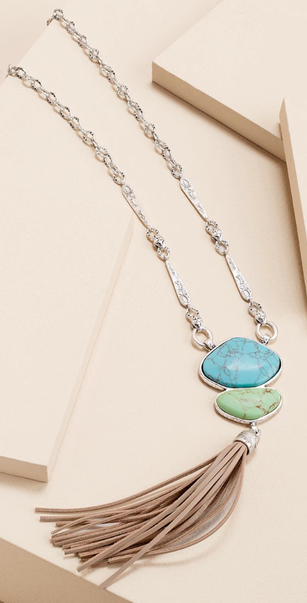 CHICO'S MULTICOLOR PENDANT NECKLACE