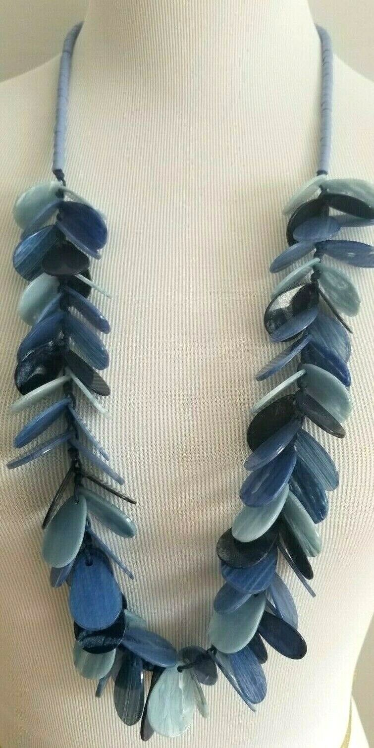 CHICO'S LONG BLUE SINGLE-STRAND NECKLACE