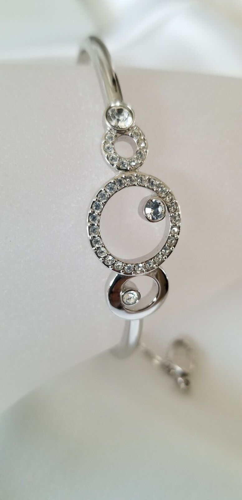 SWAROVSKI SYMBOLIC BANGLE, WHITE, RHODIUM PLATED