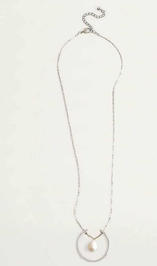 CHICO'S SILVERTONE FAUX-PEARL PENDANT NECKLACE
