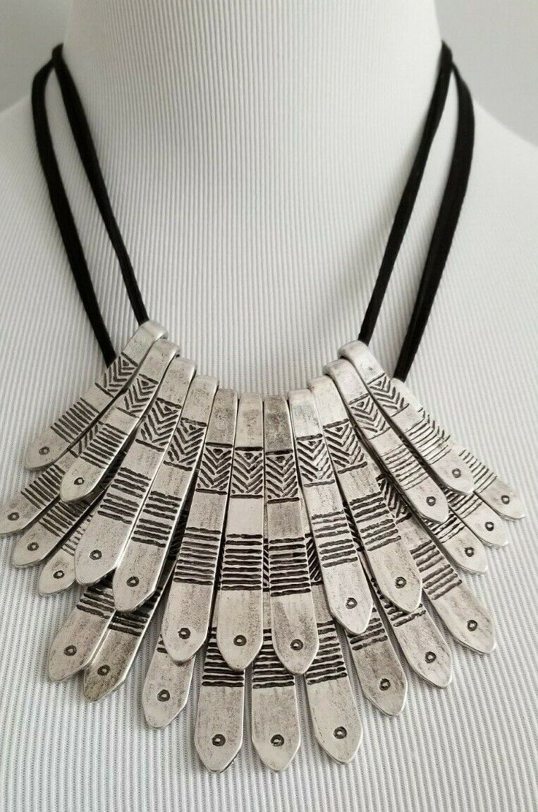 CHICO'S SILVER-TONE ETCHED BIB NECKLACE