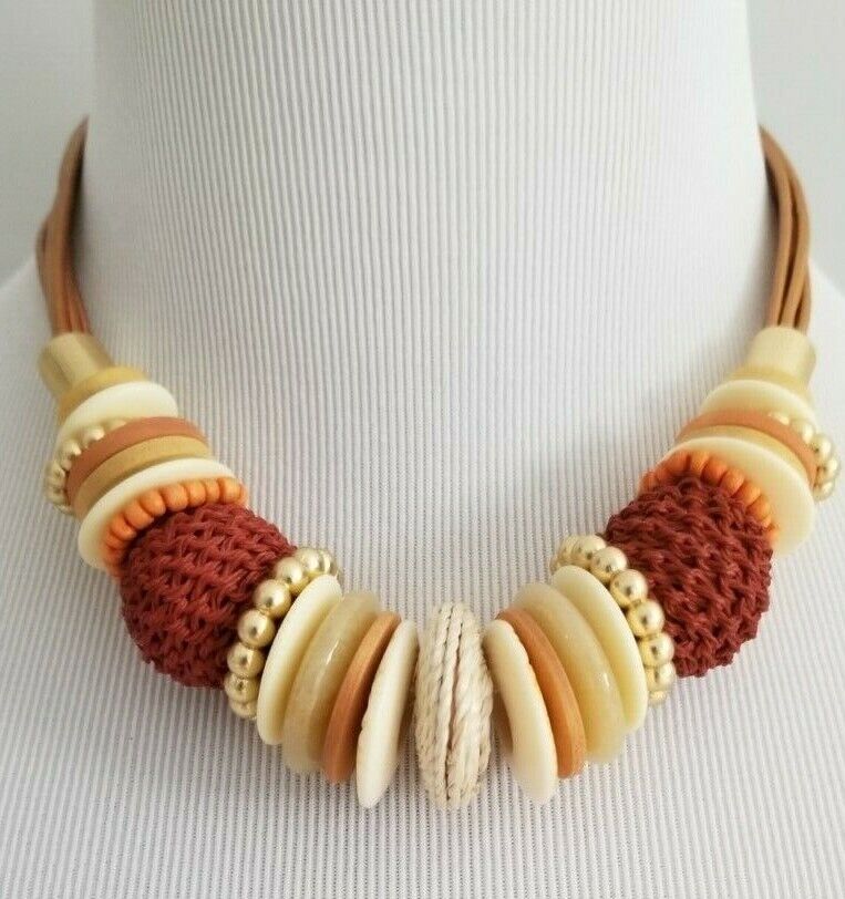 CHICO'S SHORT BEADED WARM-TONE NECKLACE