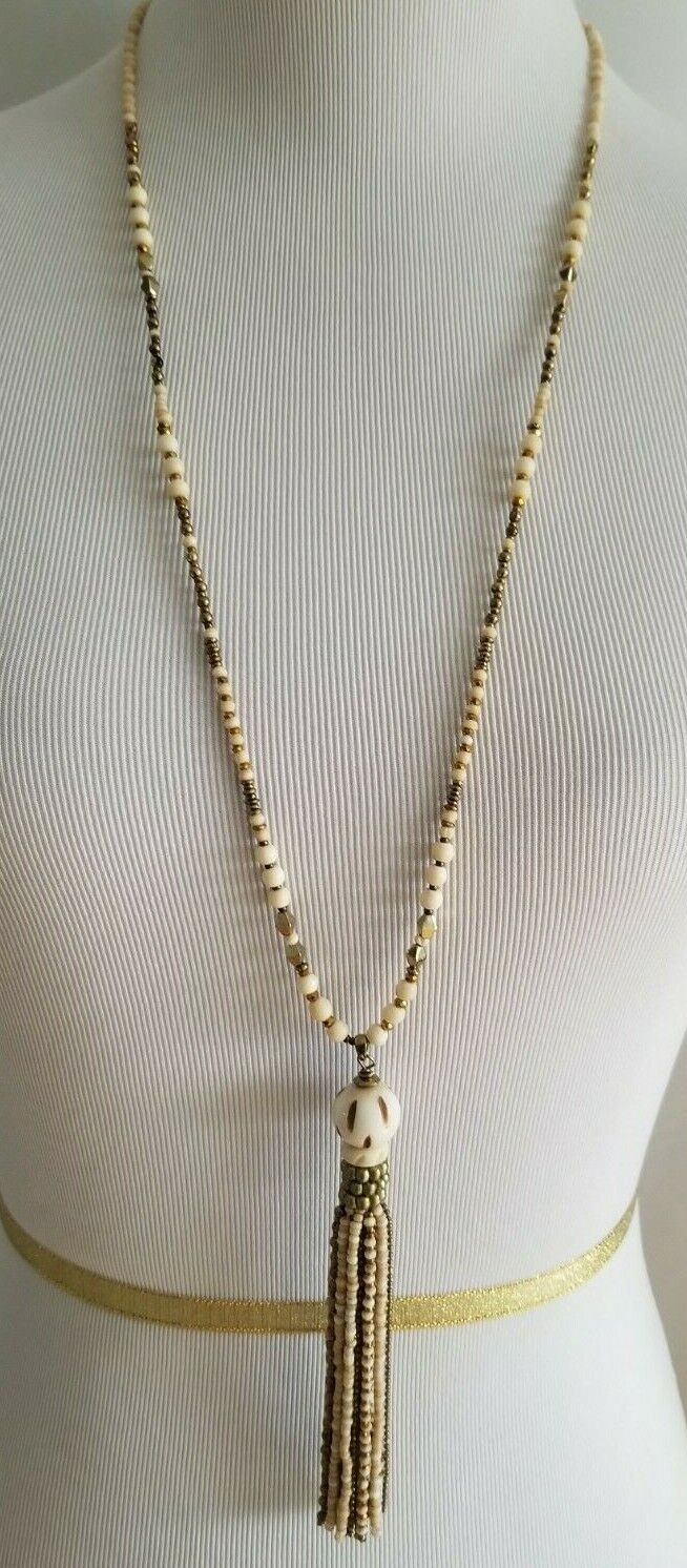 CHICO'S NEUTRAL TASSEL PENDANT NECKLACE