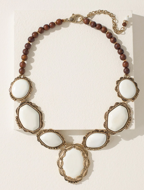 CHICO'S HOWLITE AND WOOD PENDANT NECKLACE