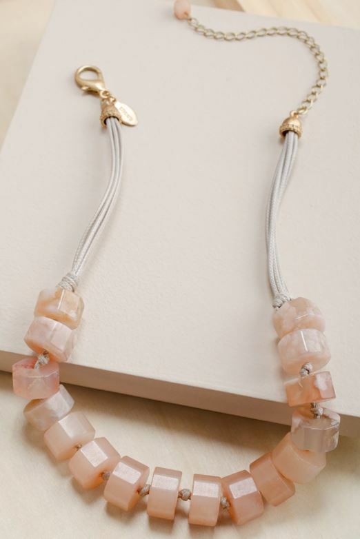 CHICO'S WARM LANDSCAPE NECKLACE