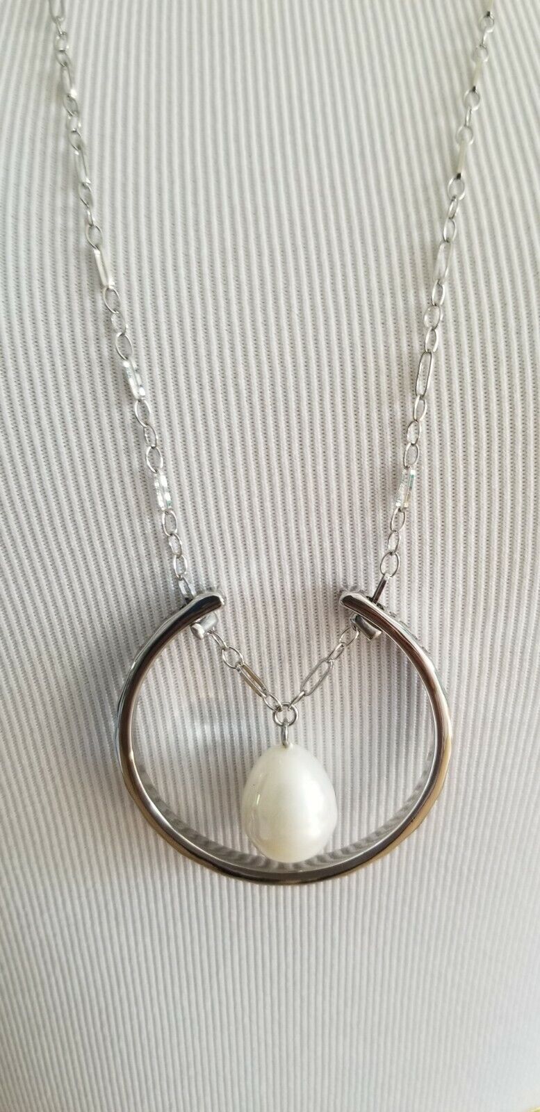 CHICO'S SILVERTONE FAUX-PEARL PENDANT NECKLACE