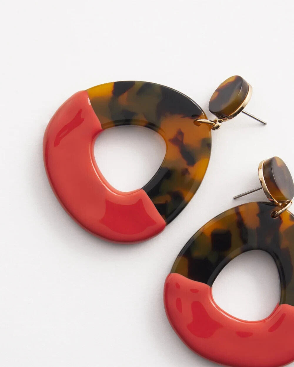 CHICO'S NO DROOP ORANGE & TORTOISE HOOP EARRINGS