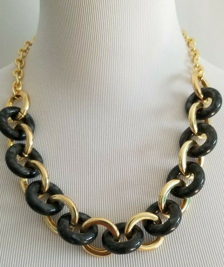 TALBOTS MARBLED RESIN SHORT LINKS NECKLACE