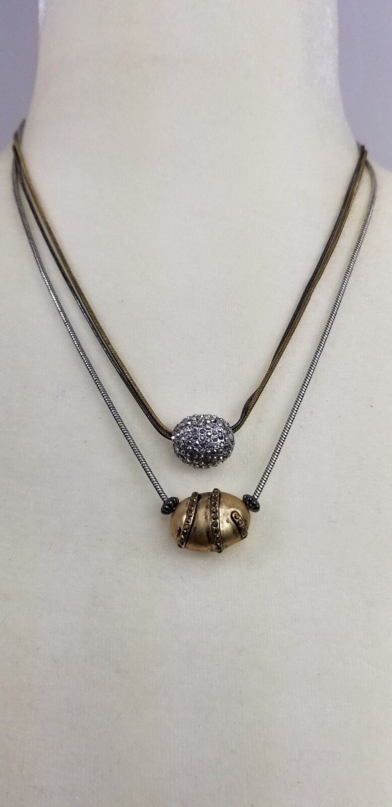 CHICO'S SHORT THREE-TONE SPARKLE NECKLACE