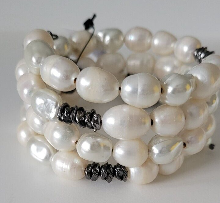 CHICO'S STRETCH PEARL BRACELET