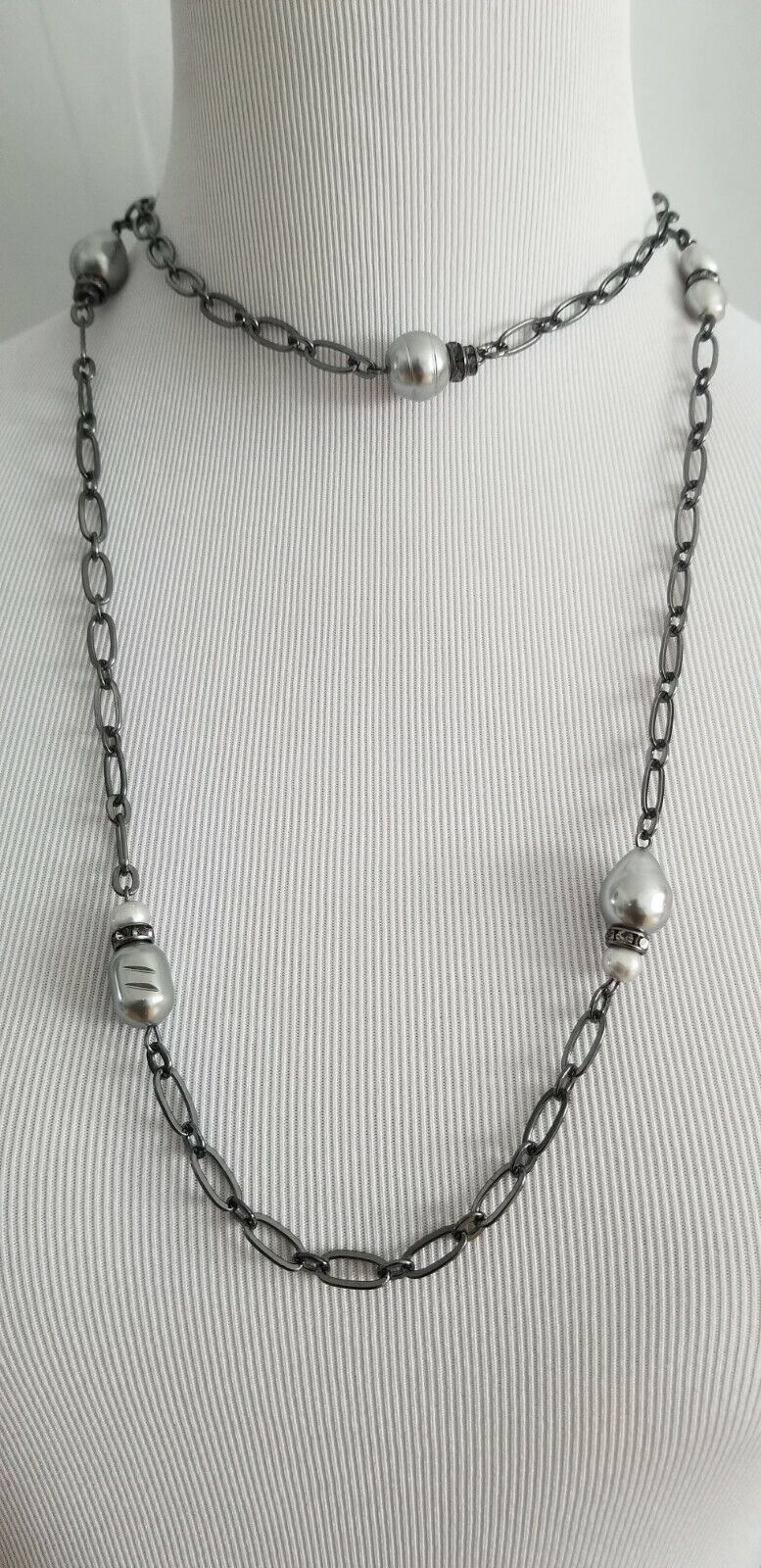 CHICO'S SINGLE-STRAND FRESHWATER PEARL NECKLACE