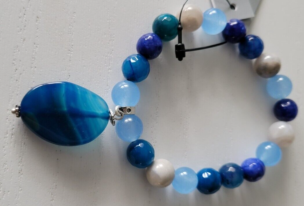 CHICO'S JADE AND AGATE STRETCH BRACELET