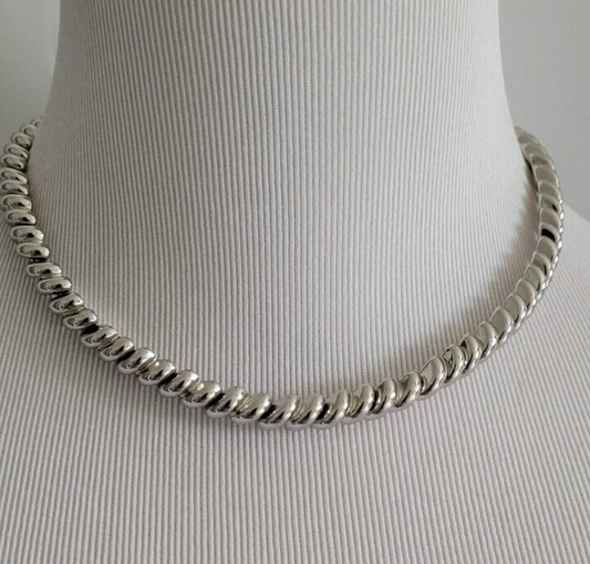 CHICO' S SILVER TONE TWIST COLLAR NECKLACE