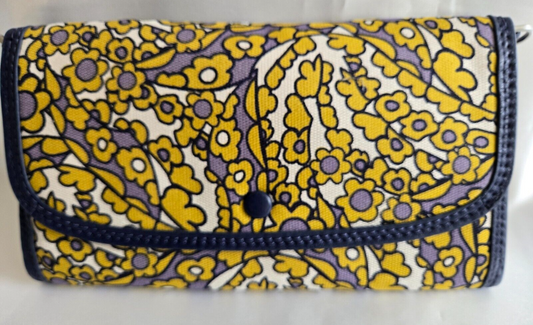 Vera Bradley Wildwood Wallet Crossbody, Tiny Garden