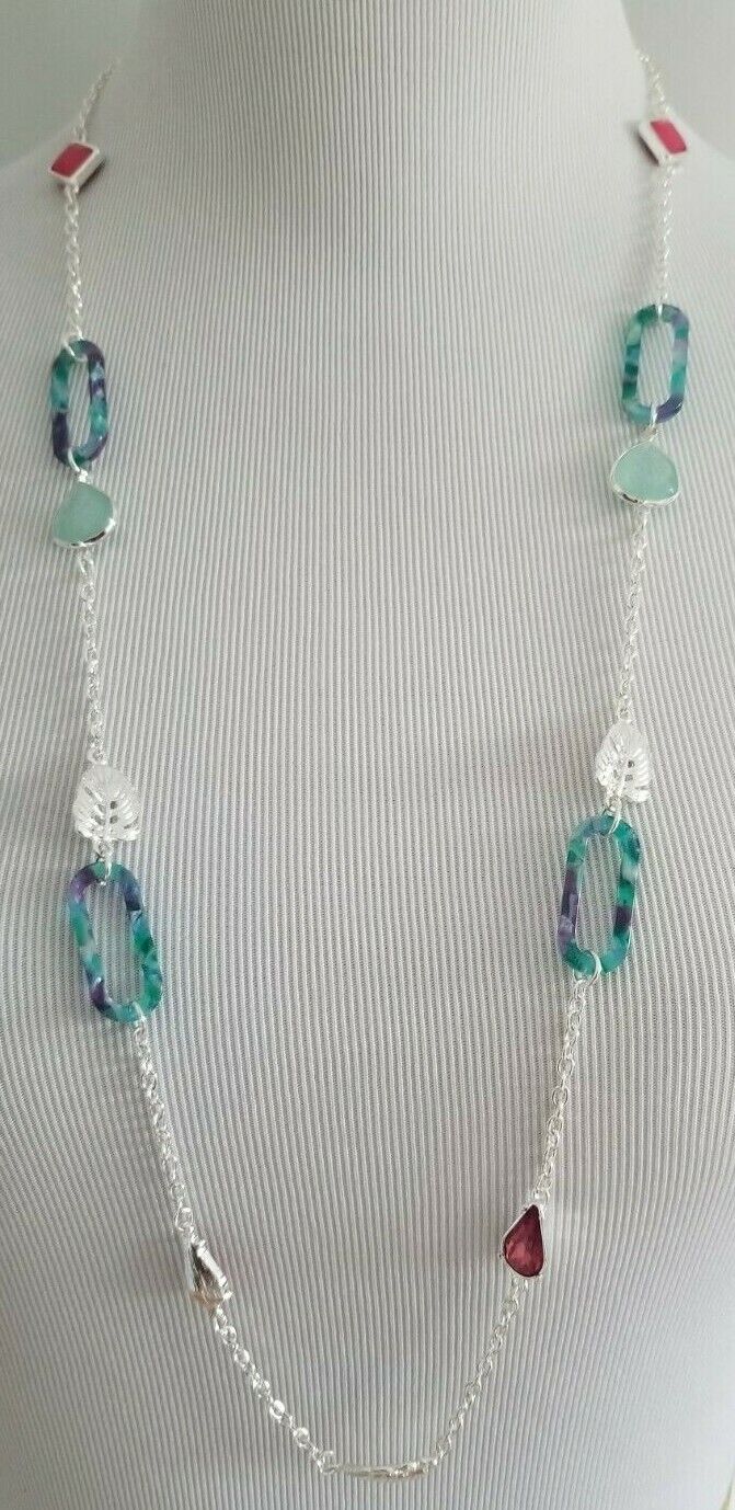 TALBOTS LEAF SURPRISES NECKLACE