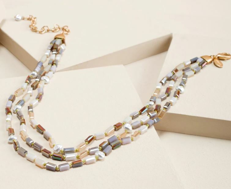 CHICO'S NEUTRAL SHORT MULTI-STRAND NECKLACE