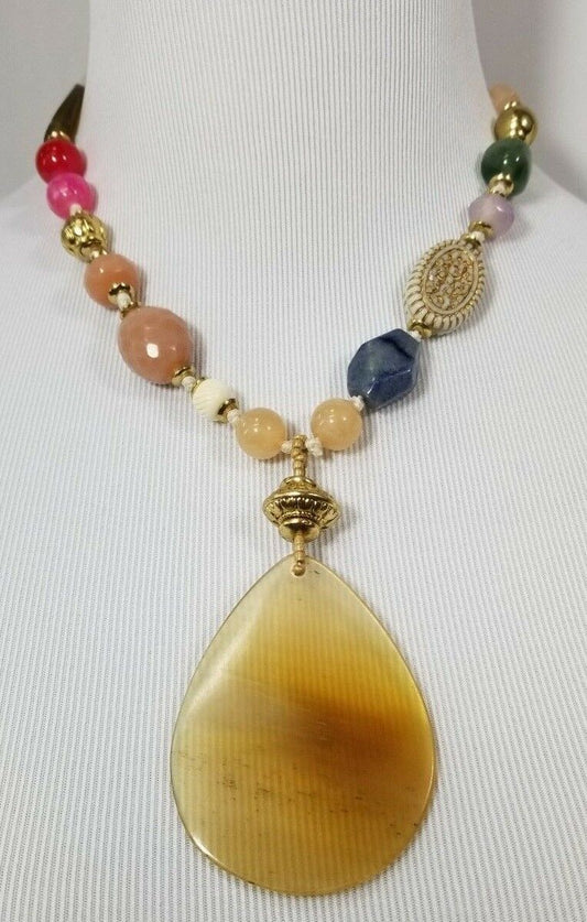 CHICO' S SHORT MULTI-COLORED MIXED-BEAD PENDANT NECKLACE
