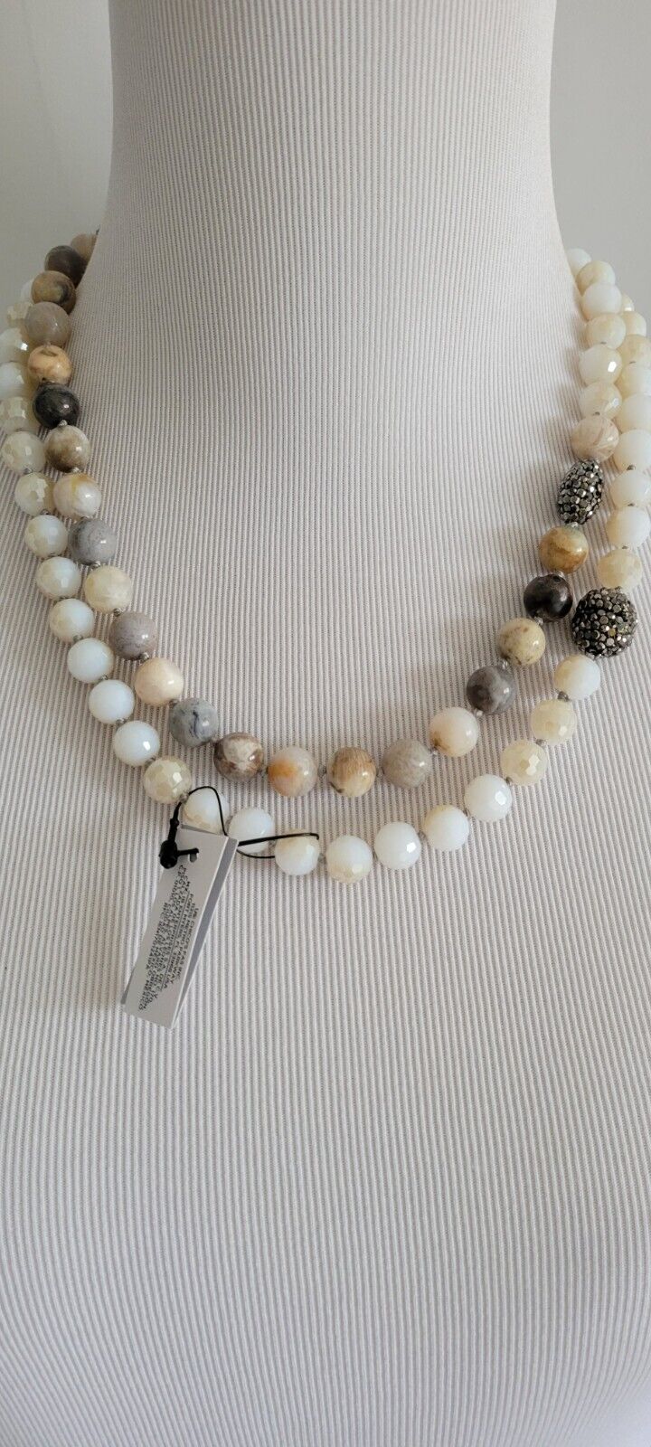 CHICO' S AGATE MAGNETIC INFINITE NECKLACE