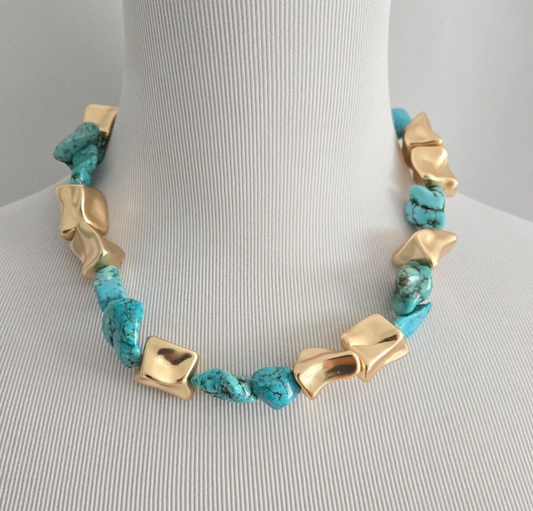 CHICO'S SHORT TURQOUISE NECKLACE