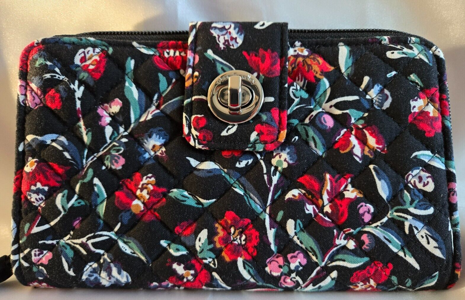 Vera Bradley RFID Turnlock Wallet, Perennials Noir
