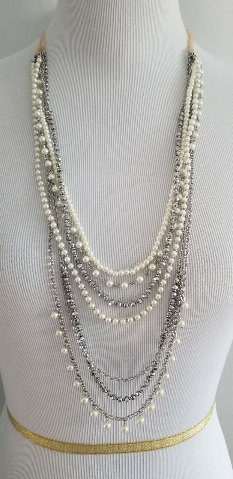 ANN TAYLOR PEARLIZED FABRIC BACK NECKLACE