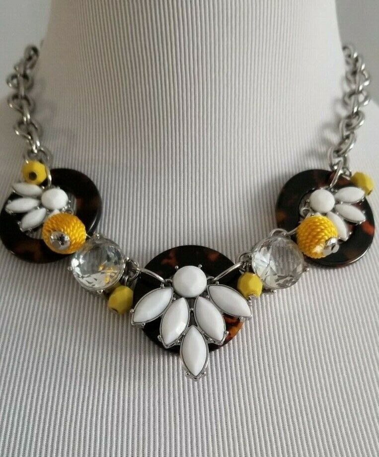 TALBOTS WHITE & YELLOW FLORAL NECKLACE