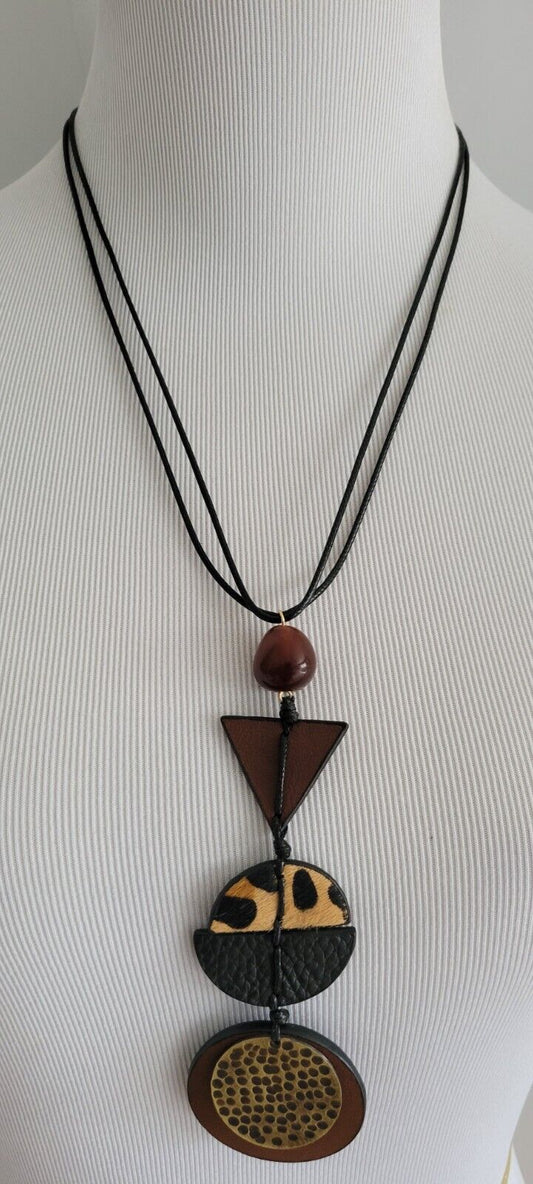 CHICO' S ADJUSTABLE ANIMAL PRINT NECKLACE