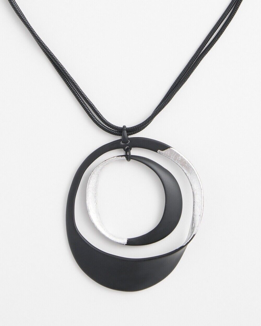 CHICO'S SILVER-TONE CIRCLE PENDANT NECKLACE
