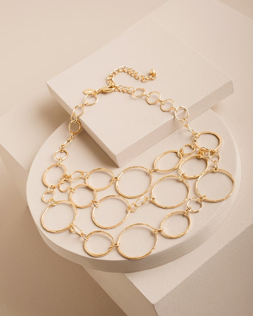 CHICO' S SHORT GOLDSTONE MULTI-STRAND LINK NECKLACE