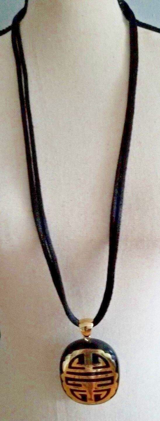 CHICO'S HOLLY PENDANT NECKLACE