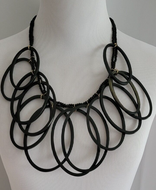 CHICO' S STATEMENT BIB NECKLACE