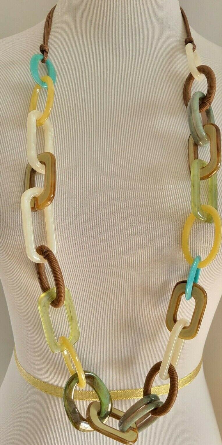 CHICO'S MULTICOLOR SINGLESTRAND NECKLACE