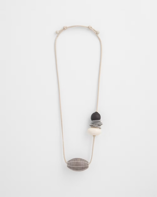 CHICO'S ADJUSTABLE PENDANT NECKLACE