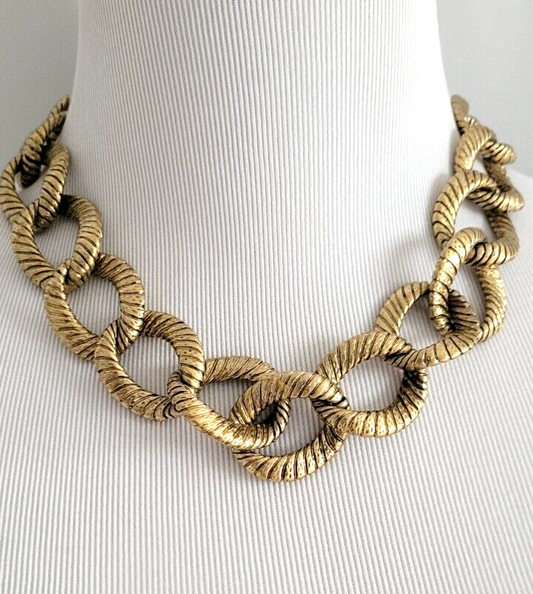 CHICO' S GOLD TONE BIB NECKLACE