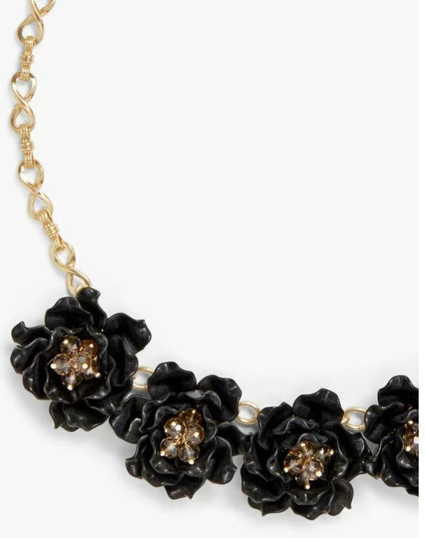 TALBOTS FLOWER NECKLACE