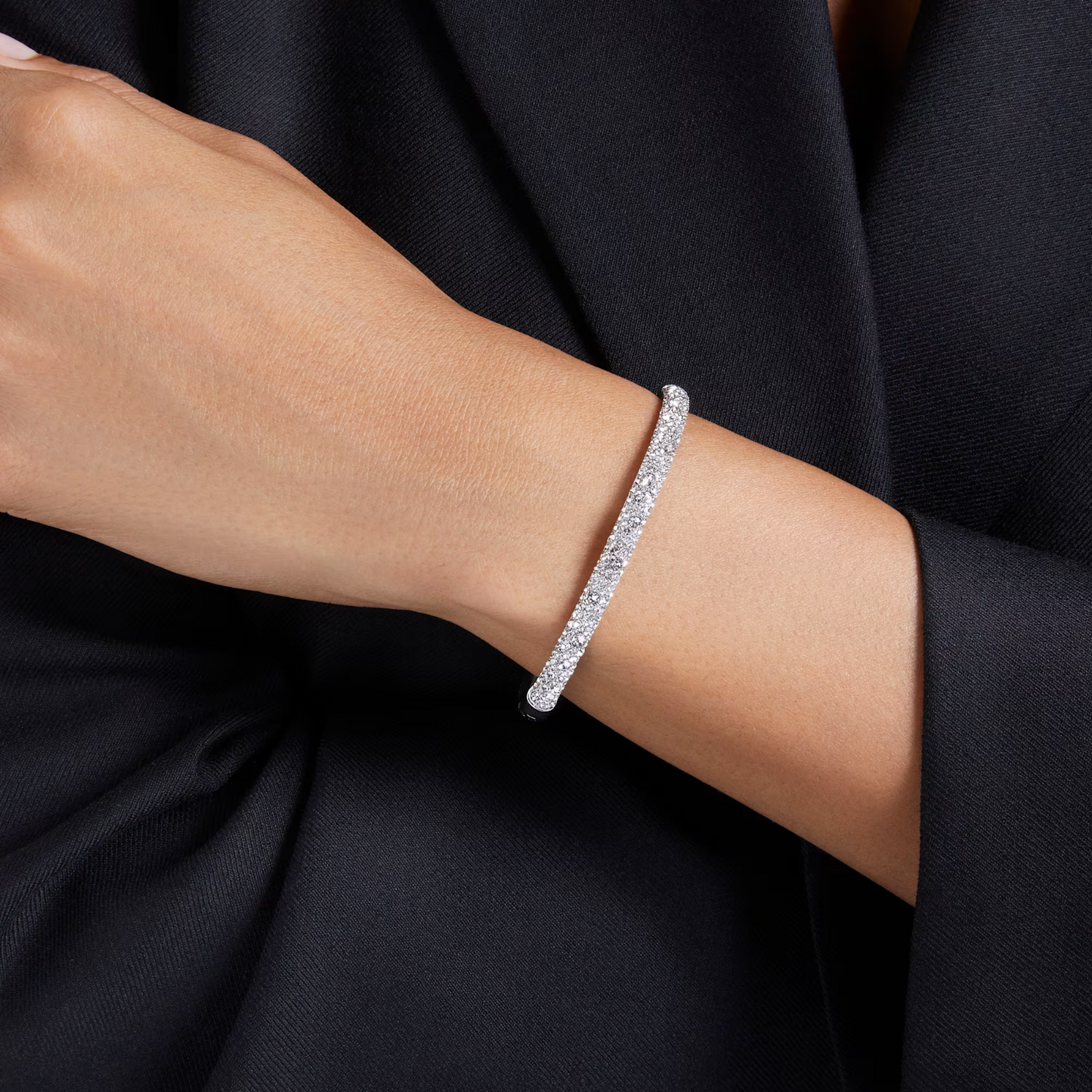 Swarovski Meteora bangle Snow pavé, White, Rhodium plated