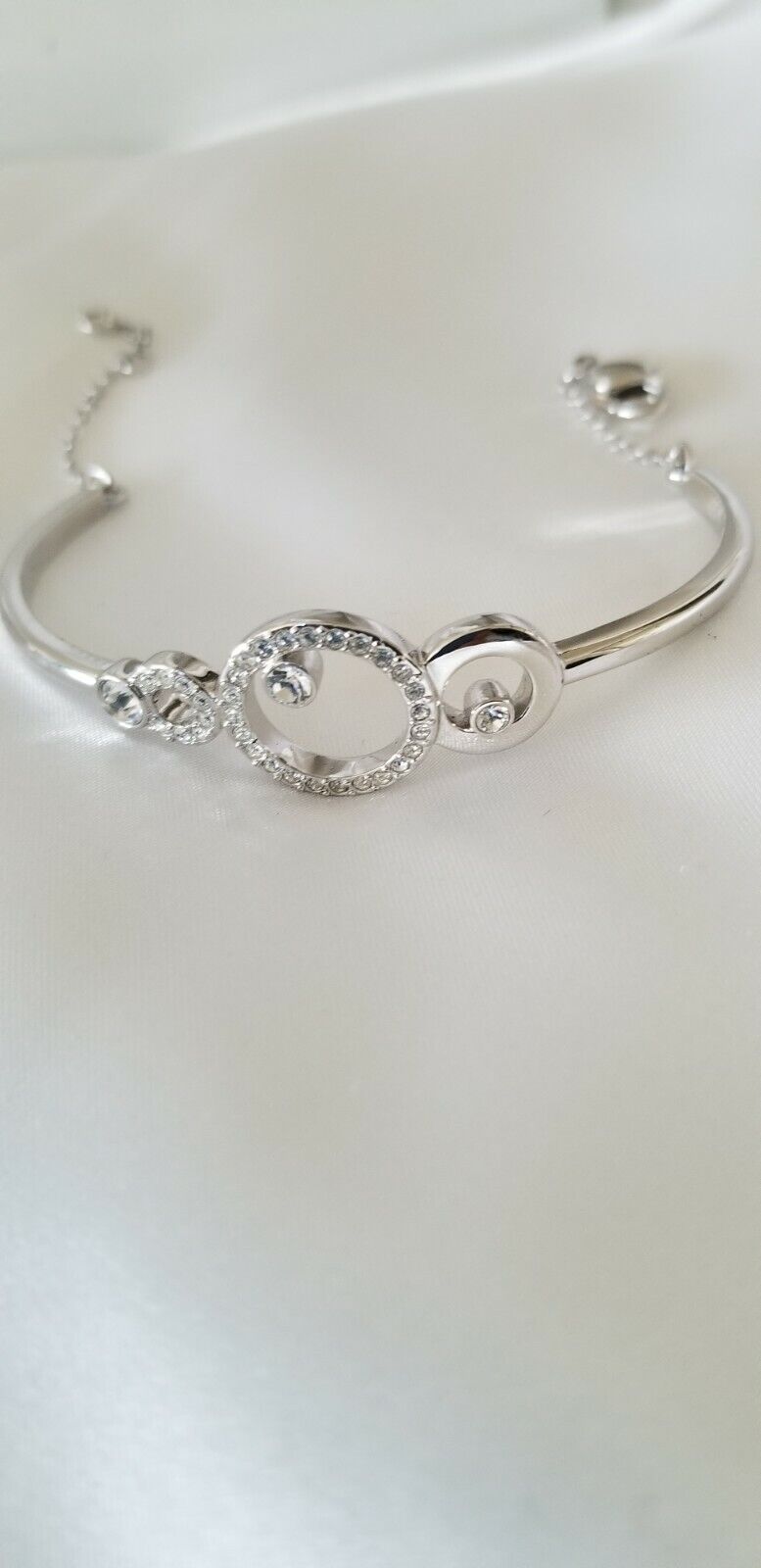 SWAROVSKI SYMBOLIC BANGLE, WHITE, RHODIUM PLATED