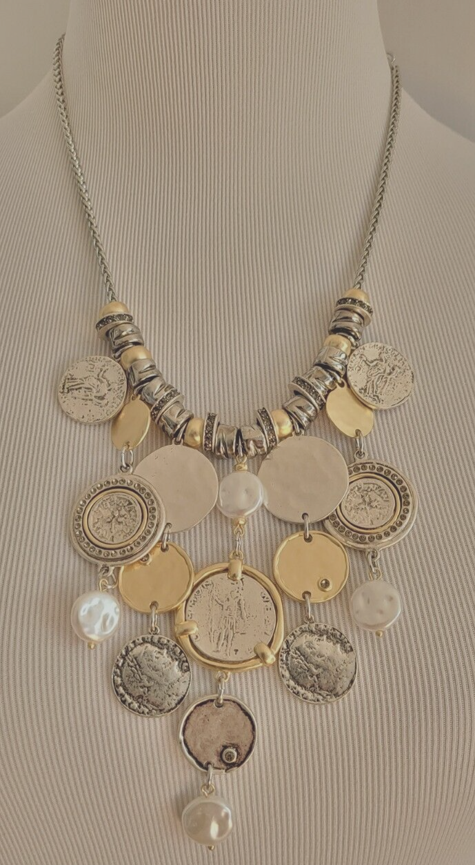CHICO'S CHARM BIB NECKLACE