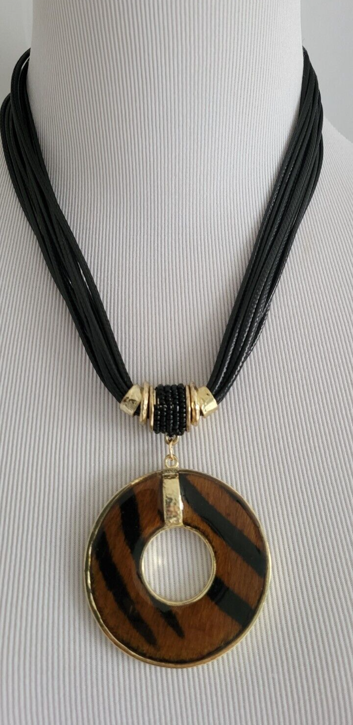 CHICO' S DAZZLING TIGER PENDANT NECKLACE
